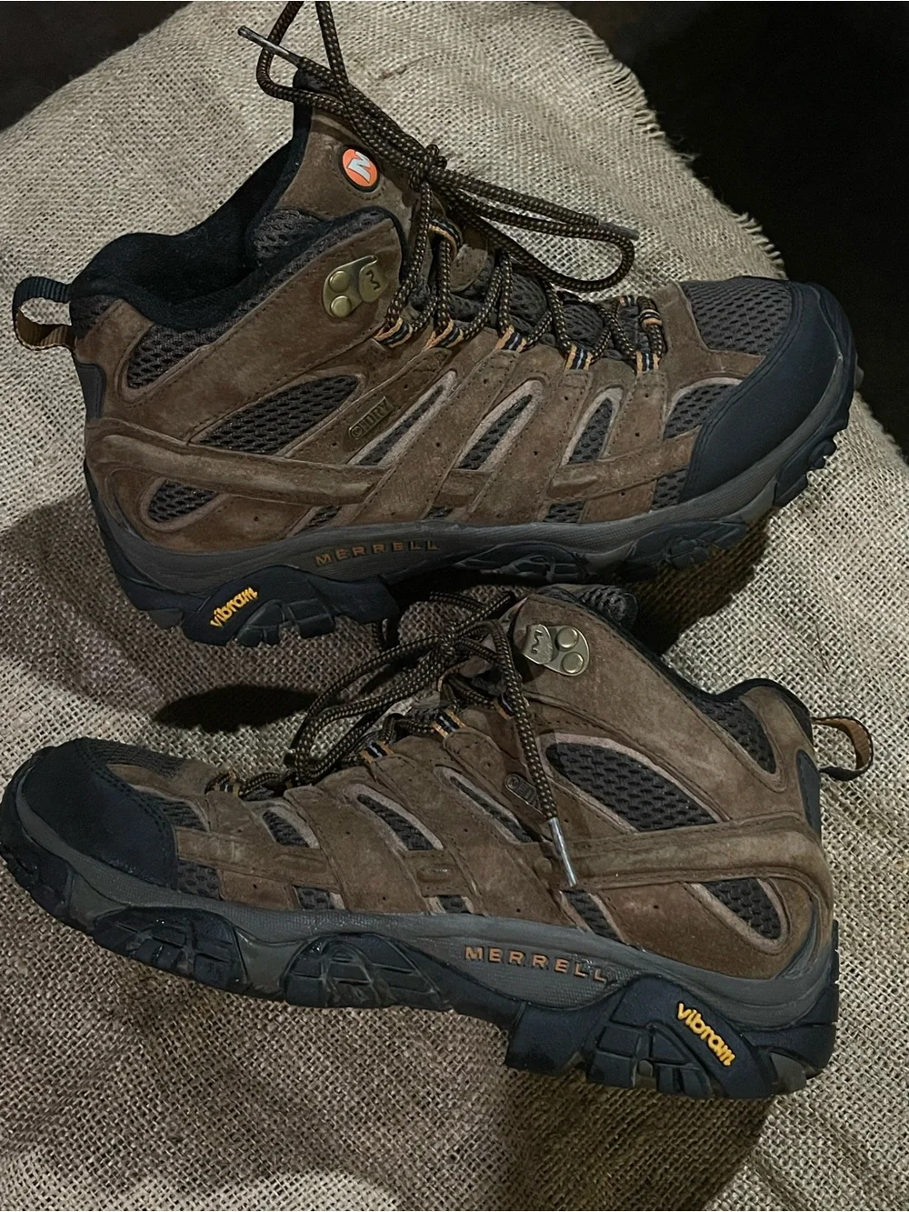 Merrell Moab 2 Mid Waterproof Hiking Boots Mens 8 Earth Brown Suede Outdoor